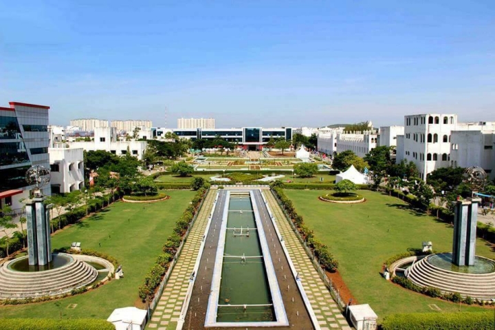 https://cache.careers360.mobi/media/colleges/social-media/media-gallery/734/2018/10/11/Campus View Of Sathyabama Institute of Science and Technology Chennai_Campus-View.jpg